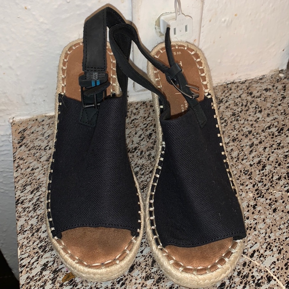 Toms wedges